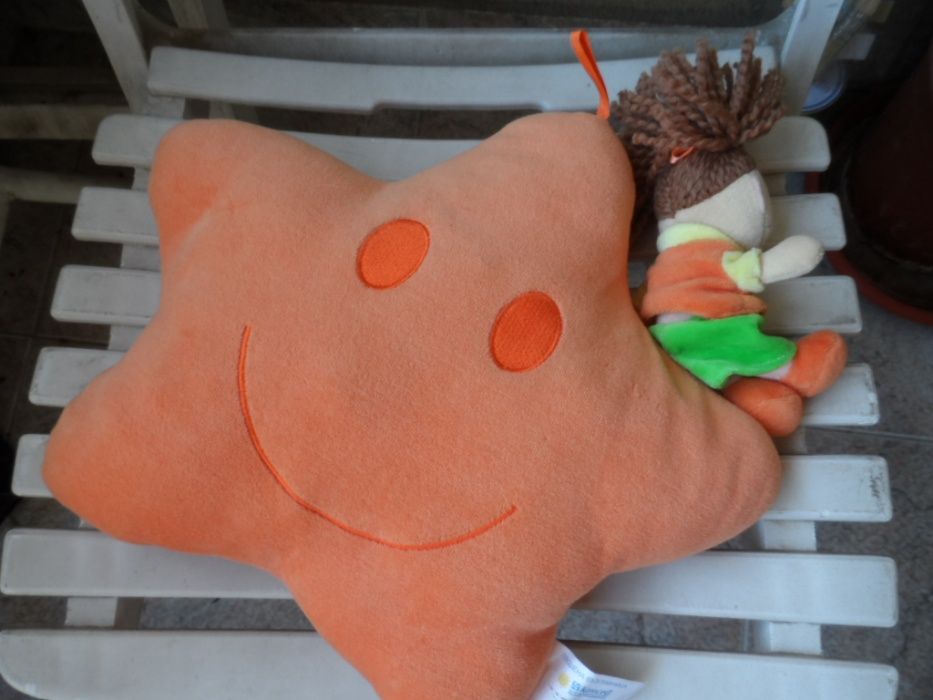 детска плюшена възглавница Звездичка