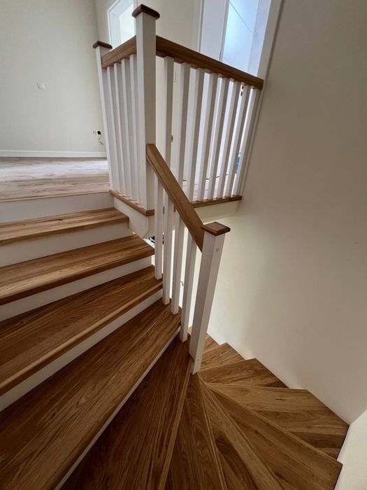 Scari lemn stejar la comanda