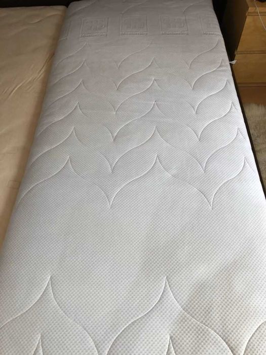 Матрак 90cm x 200cm като нов