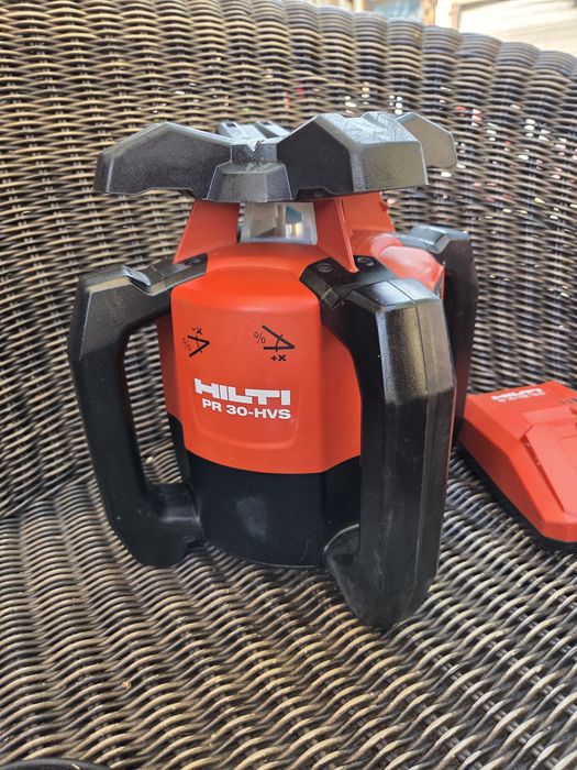 Nivela laser Hilti PR 30 HVS cu dubla panta orizontal vertical