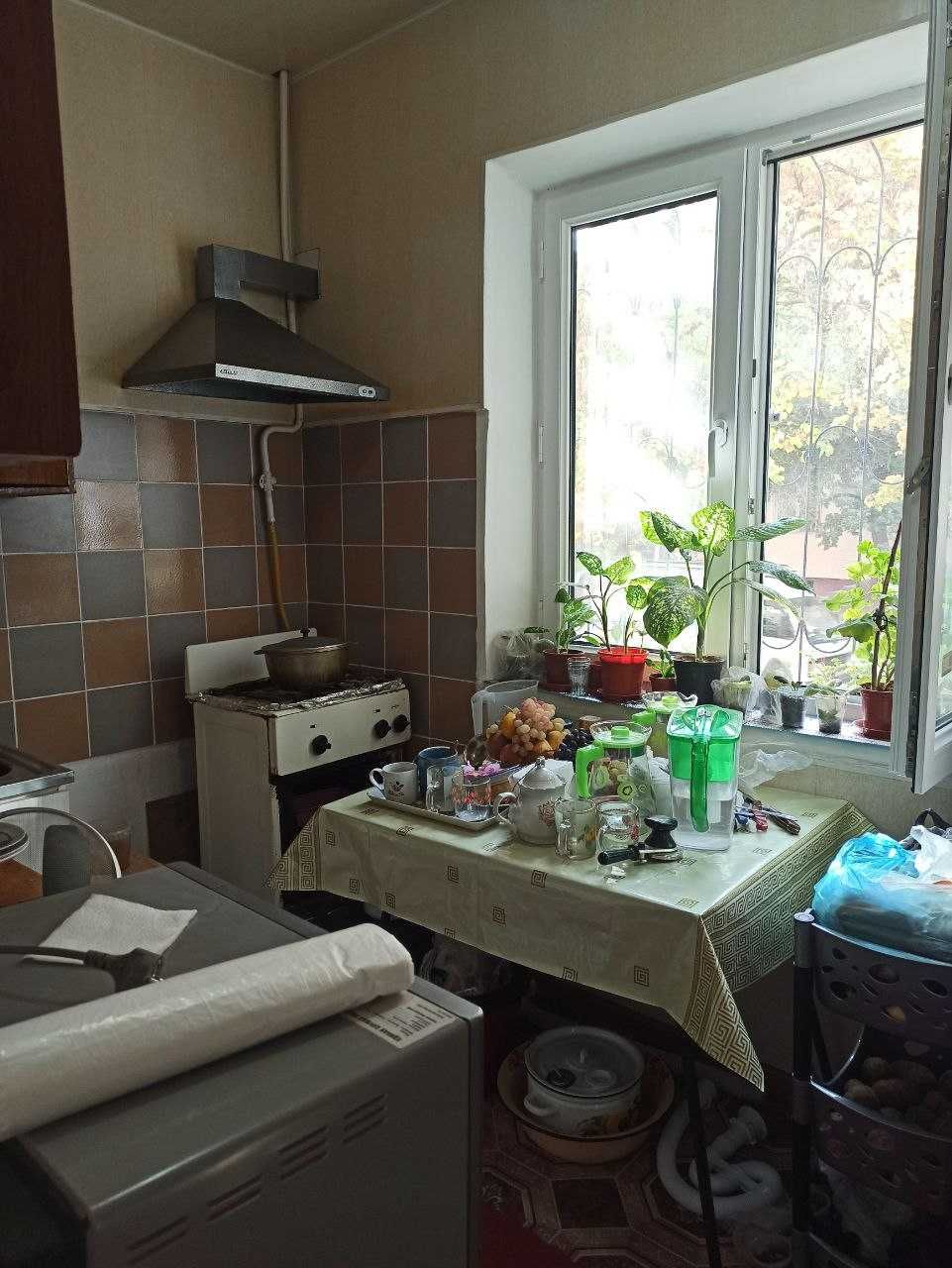 Продается своя квартира переделанная в 2 комн. рядом с Кадышева