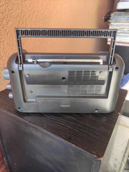 Sony model: icf-703S