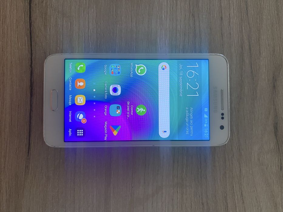 Samsung Galaxy A3 (2015) – 16GB, Alb