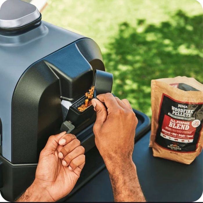 НОВ Ninja Woodfire Electric BBQ Grill & Smoker.
