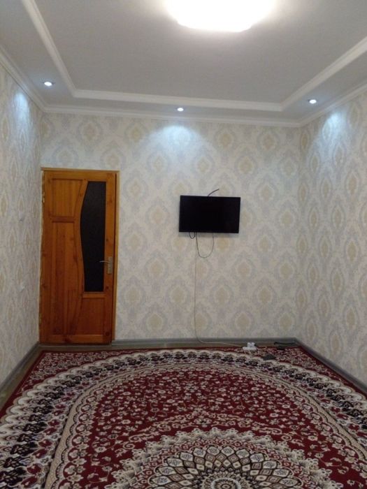 Продаётся квартира против базар Куйлюк. Рядом Компас