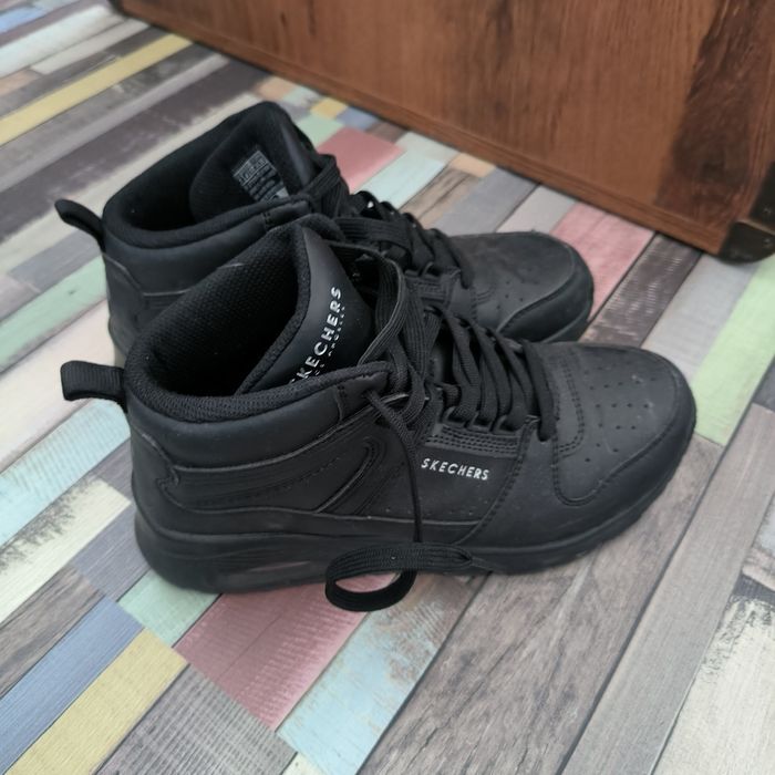 Papuci Skechers mărime 37