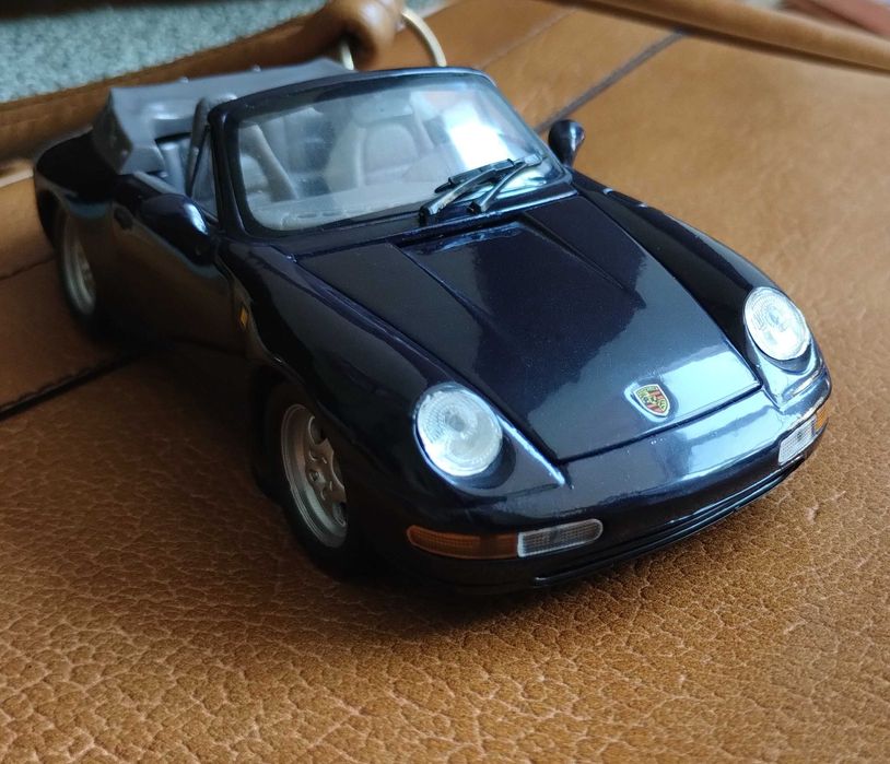 Macheta auto Porsche 911 cabriolet - scara 1/24