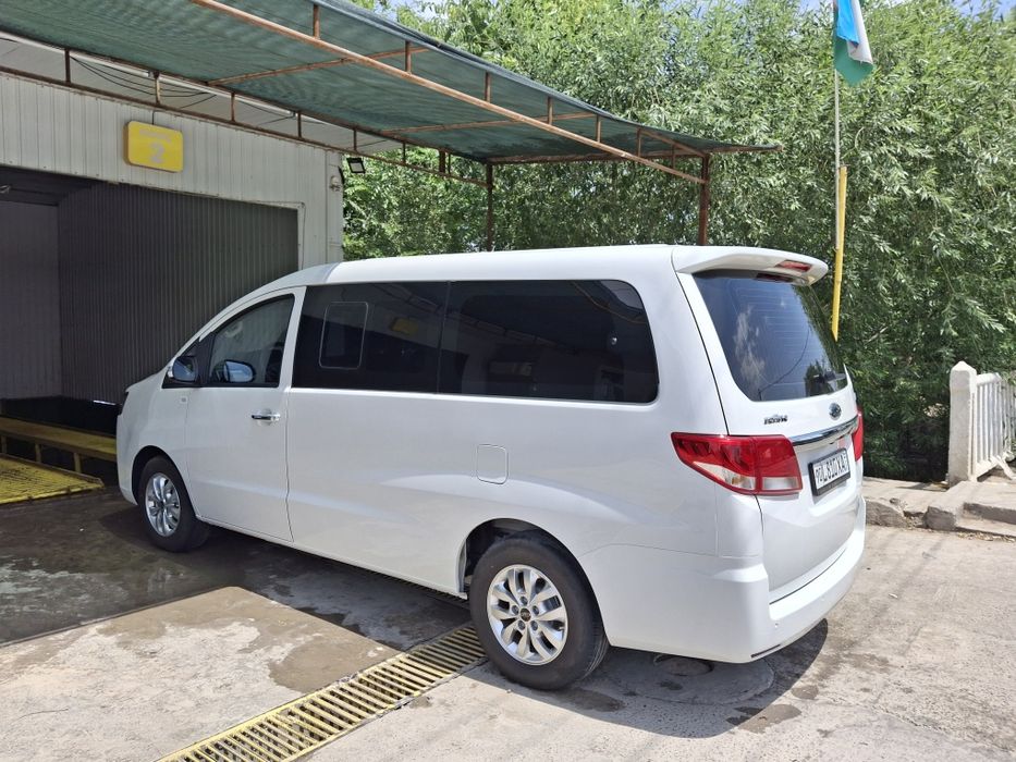JAC M4 mashina sotiladi