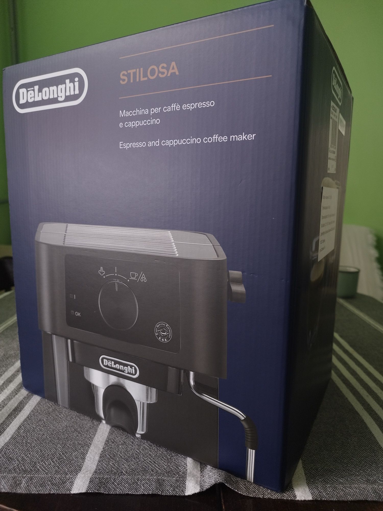 Кафемашина DeLonghi EC230.BK