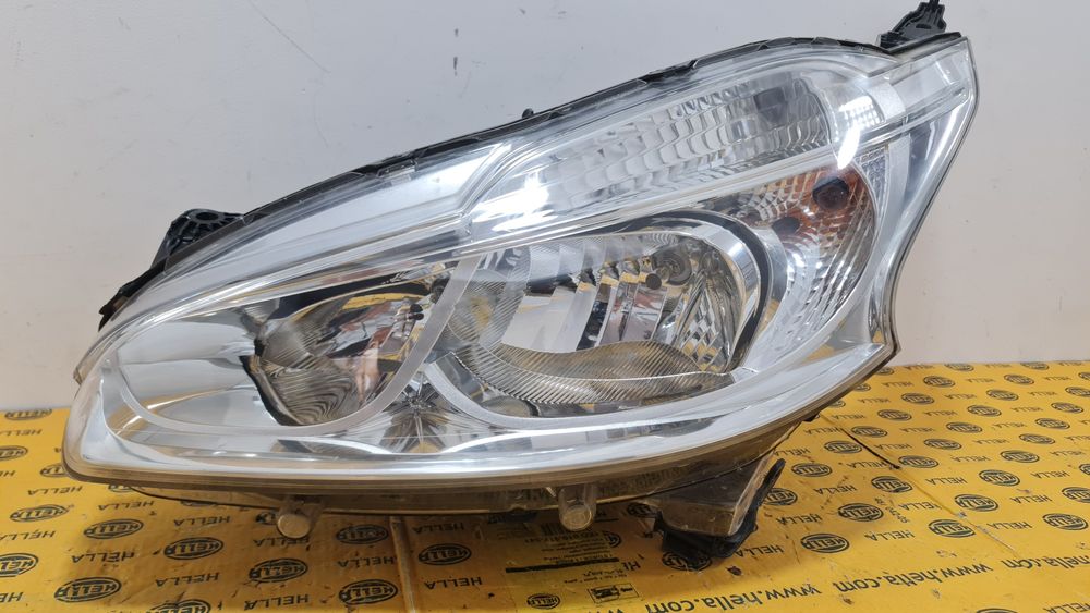 Far stanga Peugeot 208 2012+ 9802221880