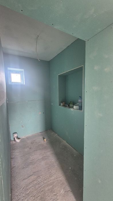 Едноетажна къща в село Яна