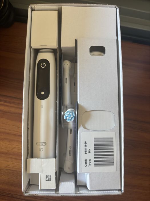 Periuta electrica oral-b iO6