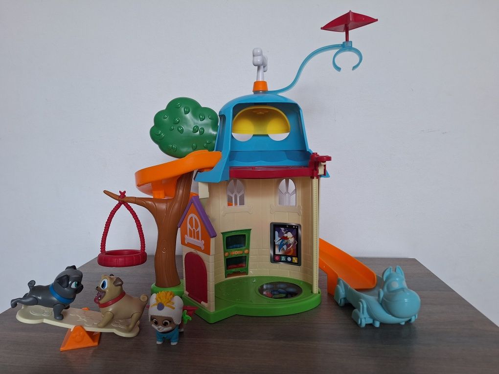 Set de josca Puppy dog pals_ casa catelusilor