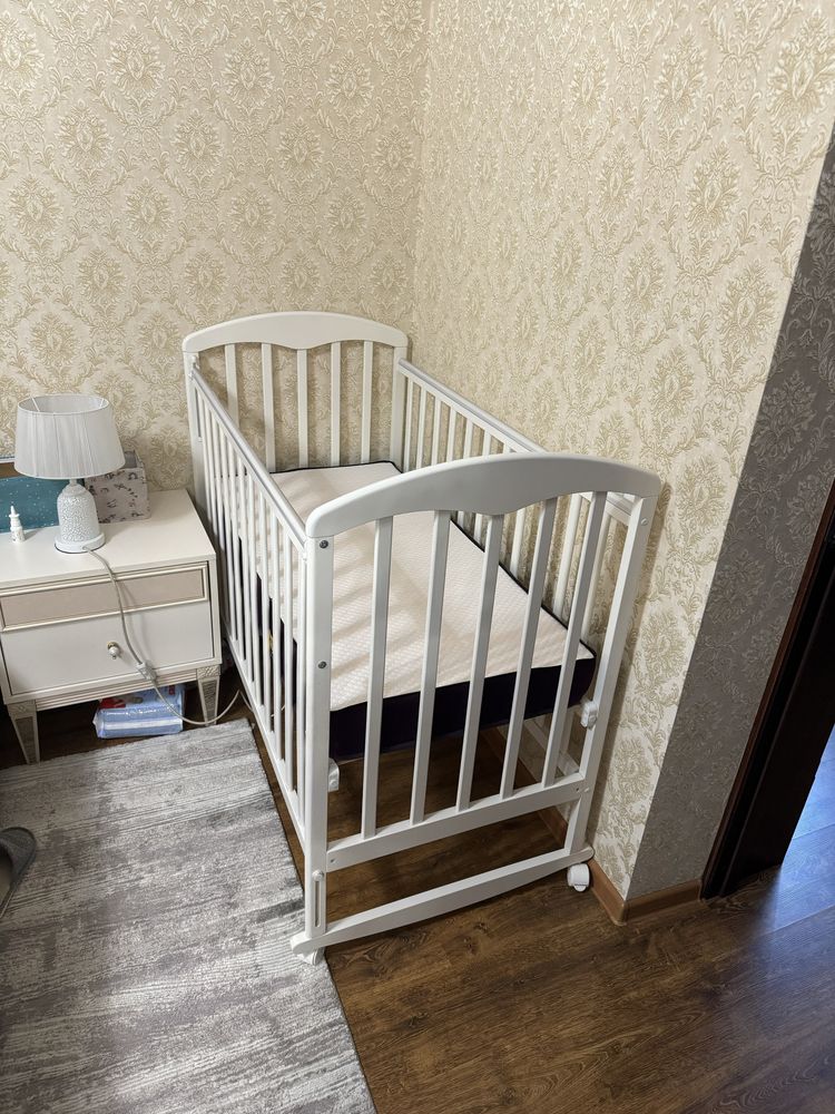 Продается детская кровать ( росийская) внешние размеры- 125 см -68см