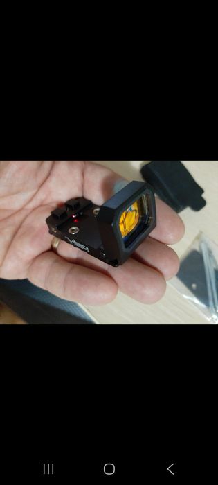 Red dot pliabil si mici dimensiuni