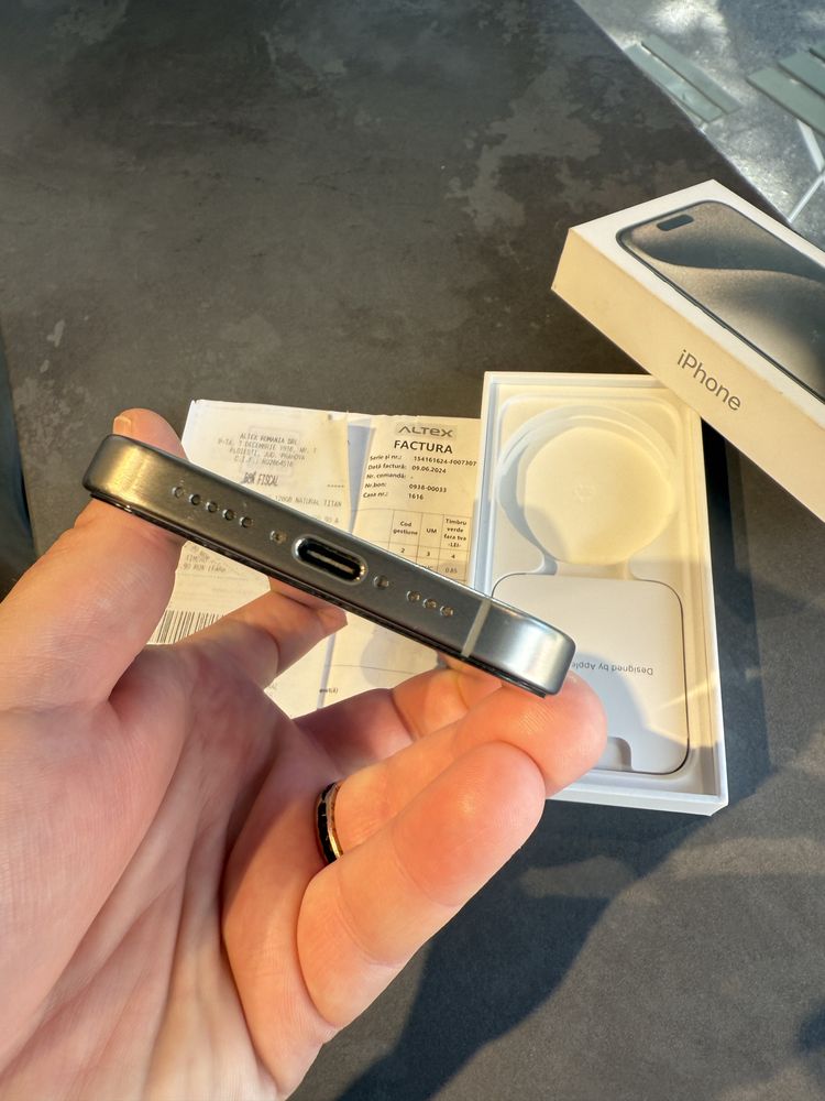 iPhone 15 Pro natural titanium 128Gb • ca NOU • baterie 96% • garantie