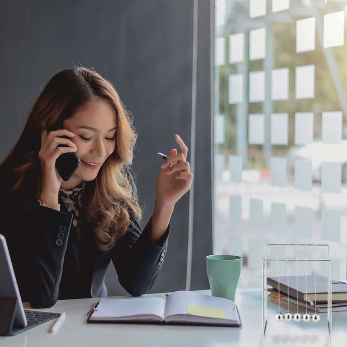 Pendul Newton din metal accesoriu decorativ elegant, 13.5x11x10.5 cm