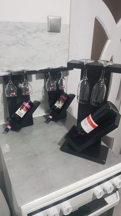 Стойка за вино от масив