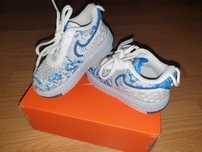 Adidasi Nike, marime 22