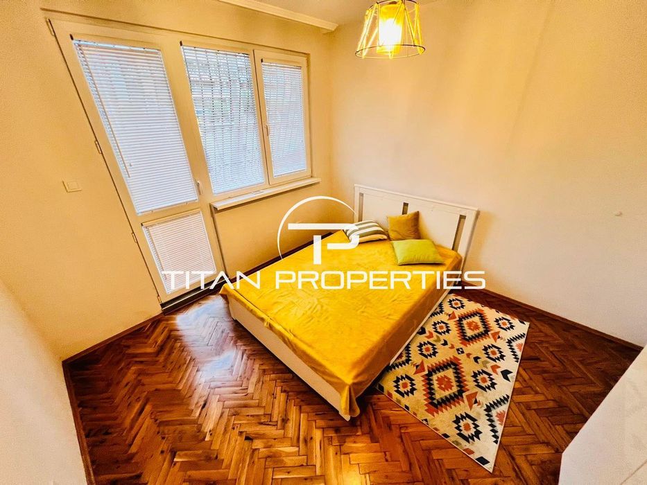 Тристаен, под наем, Център на метри от Морската градина