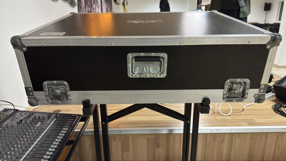 Дигитален миксер Behringer X32