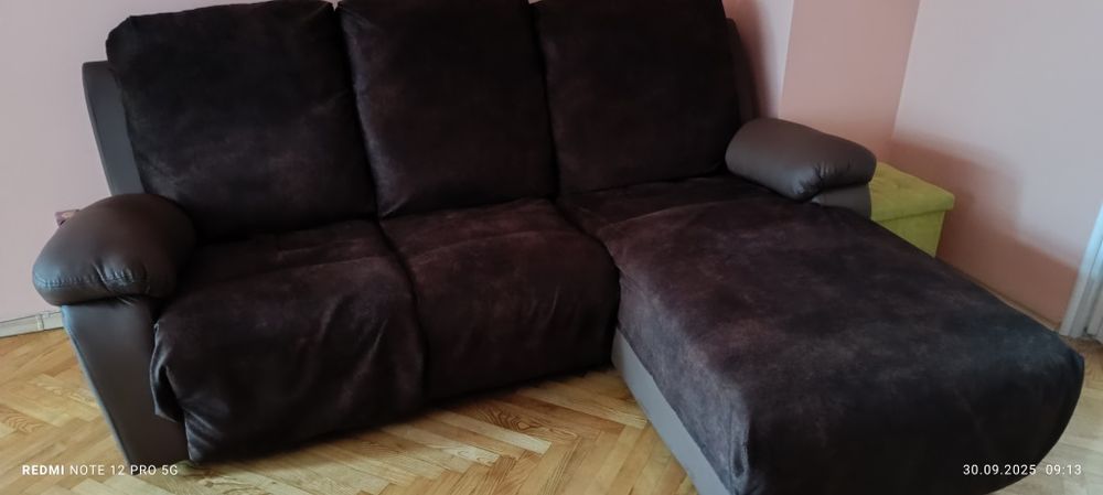Ъглов диван с реклайнер