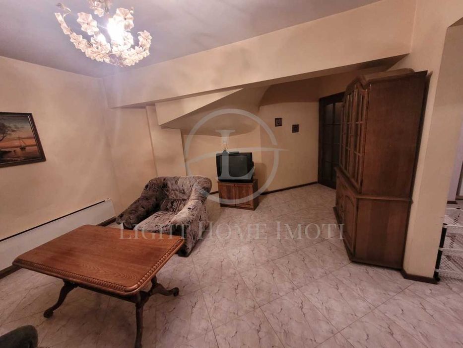 Продава се Тристаен апартамент в Пловдив, Кършияка - 104 кв.м за 1827 €/кв.м - Снимка #1