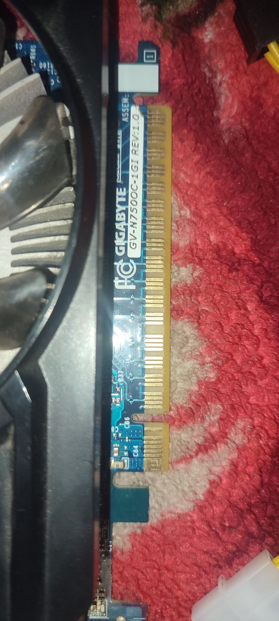 Продаю видео карту Gtx 750