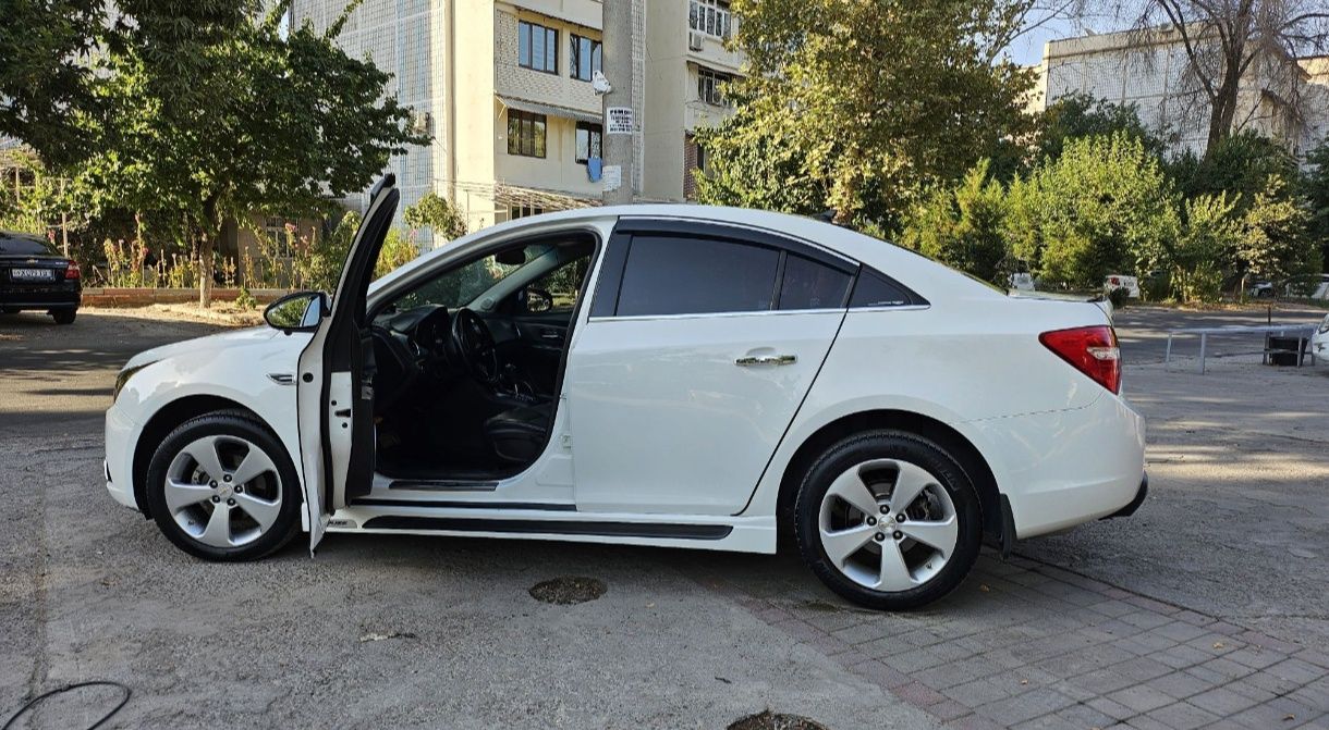 Шевроле Cruze 1'8 Идеал