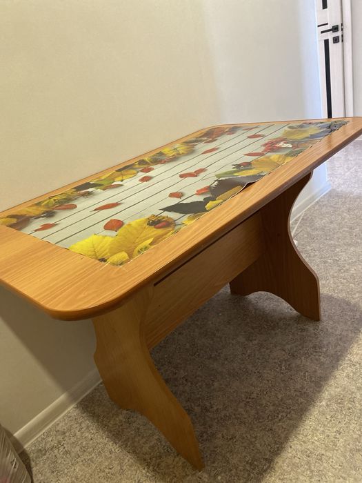 Продам кухонный стол