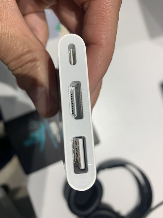Apple USB-C Digital AV Multiport Adapter (A2119)