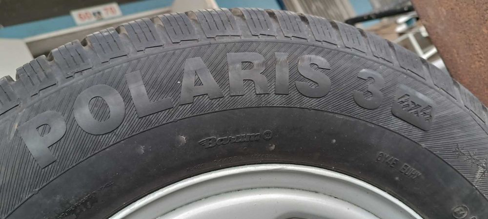 Гуми с джанти 235-70-16