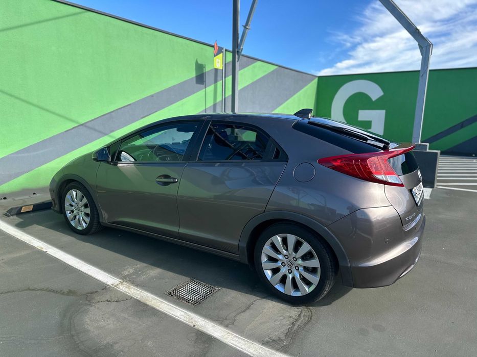 HONDA CIVIC 1.8 Lifestyle • 141 CP • 2014 • Germania • Sistem audio!