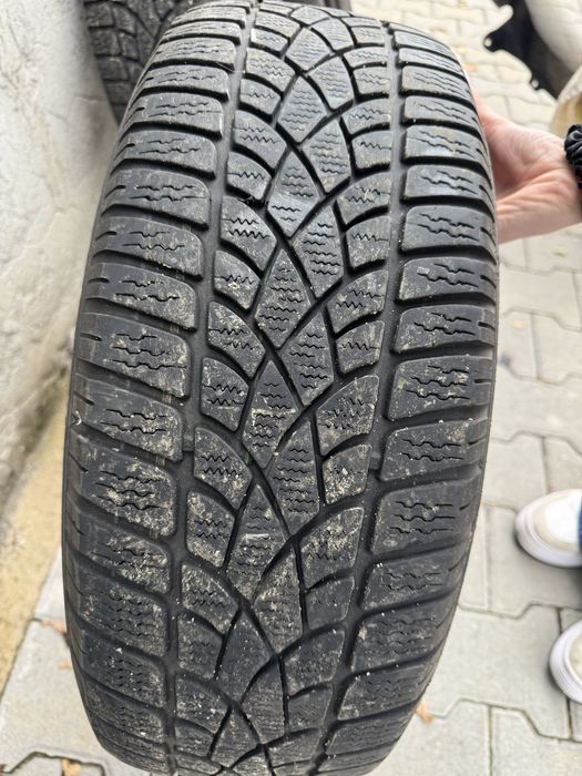 Комплект зимни гуми с джанти 205/60/16 Dunlop
