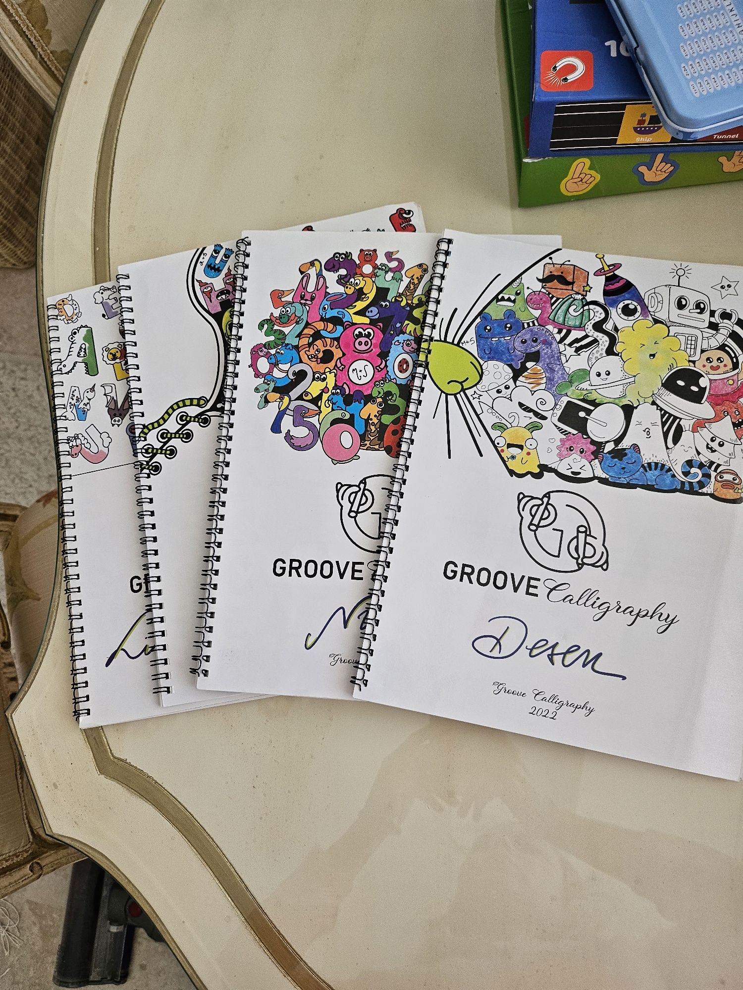 x Groove Calligraphy - Vreau sa Scriu