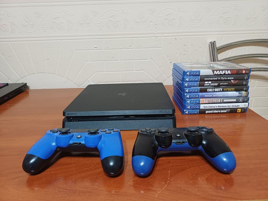 Продам Sony PS 4