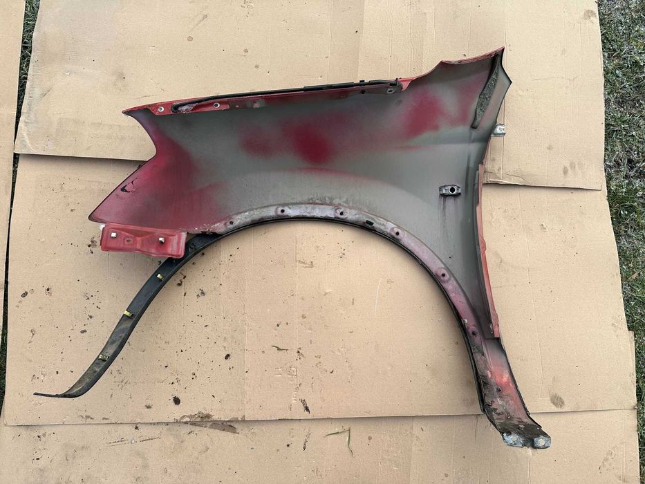 Aripa stanga / dreapta fata Nissan Qashqai culoare rosu