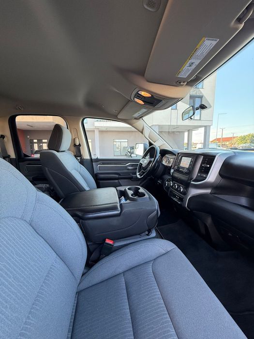 Vand sau schimb Dodge Ram Hemi 5.7 benzina an 2020