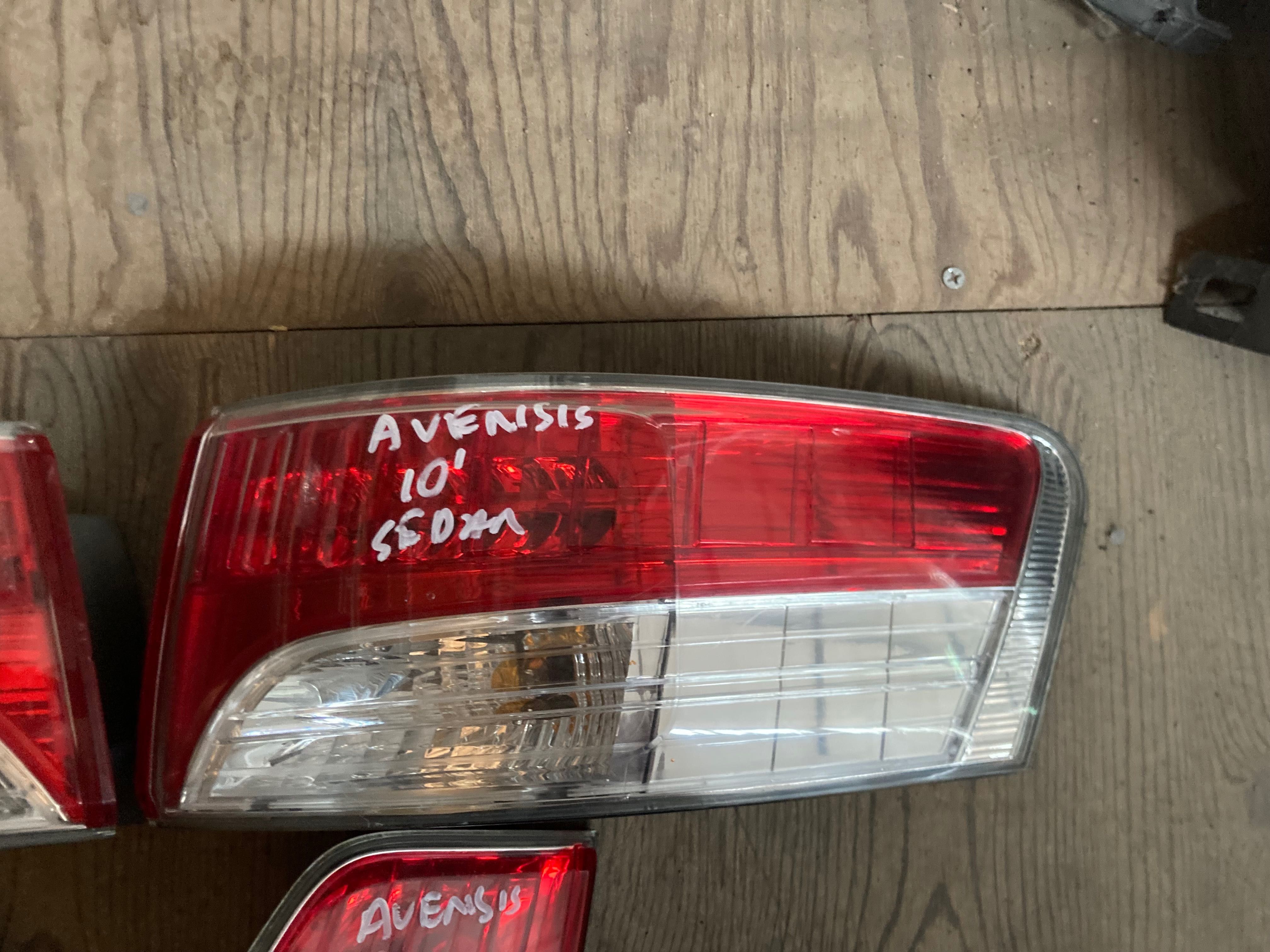 Стоп. Стопове Toyota Avensis III. Седан. T27. 09-15.