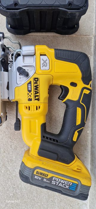 Hilti, Dewalt ferestrău pendular pe acumulator