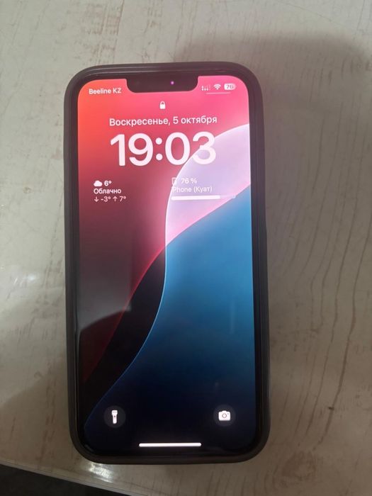 Продам айфон 13