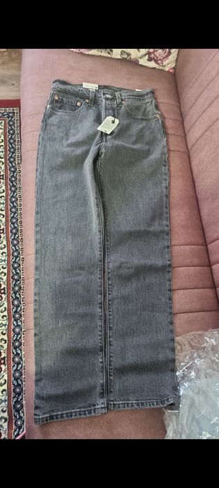 Vând blugi femei