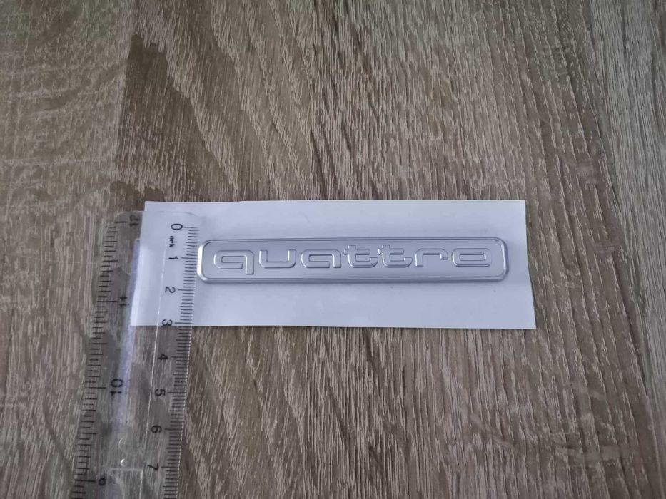 Ауди Куатро Audi Quattro емблема надпис сребриста