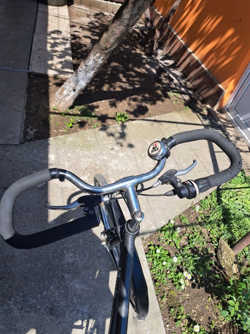 Vând bicicletă b'twin