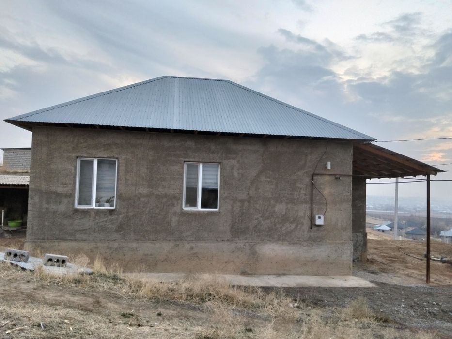 Үй сатылады. 10,5×9,5