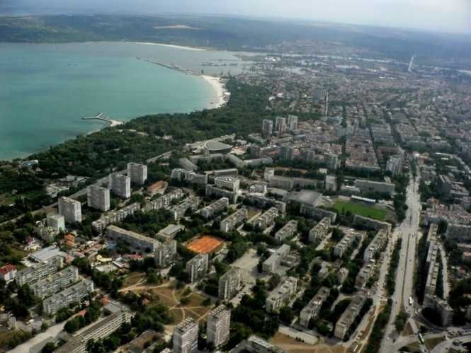 Тристаен апартамент в нова сграда в кв. Чайка
