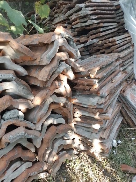 Tigla ,de pus pe casa folosită.