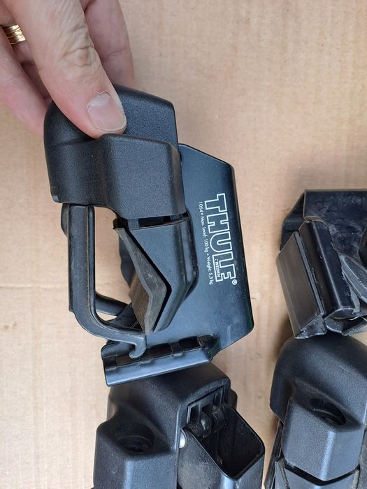 Vând prinderi Thule break, suv