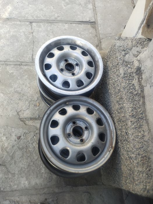 Продам диски р14 б/у ровные