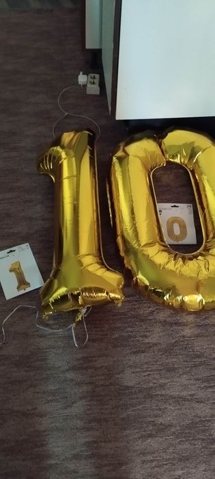 Baloane  cu cifrele 1 și 0